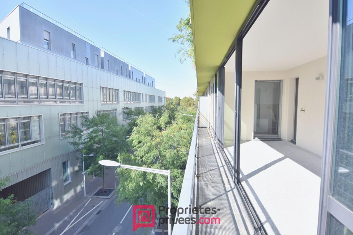 BOULOGNE-BILLANCOURT Appartement  3 pièces 66,03 m² Carrez  avec 18 m² de jardin d'hiver et 8 m² de balcon filant 2