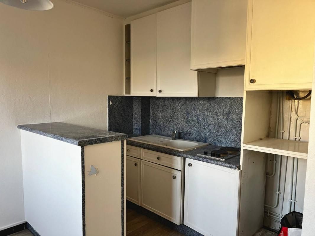 TOULON Appartement Toulon Est, 2 pièces 24.40 m2 3