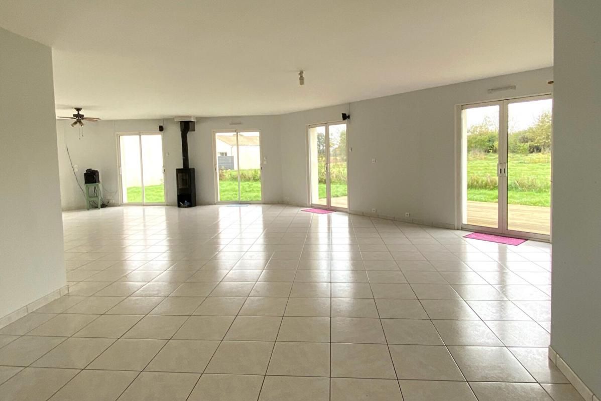 SAINTE-PAZANNE MAISON PLAIN PIED 152 M² - 6 PIÈCES - 44680 SAINTE PAZANNE BUDGET 362 960  HAI 4