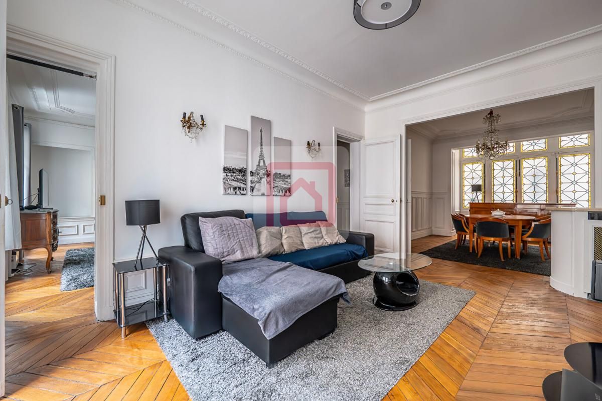 Appartement triangle d'or Paris 8ème arrondissement 5 pièces 128 m2 + 37m² de terrasse