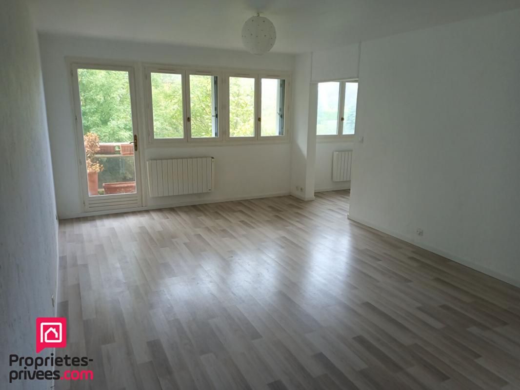 INGRE Appartement F4 à 2 pas du centre ville 4