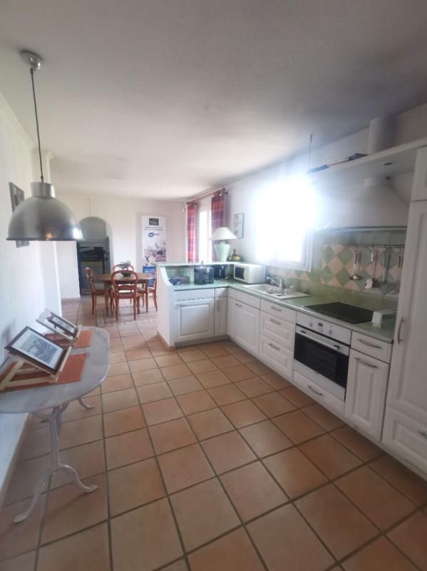 LE MUY Villa Le Muy 5 pièce(s) 121 m2 2