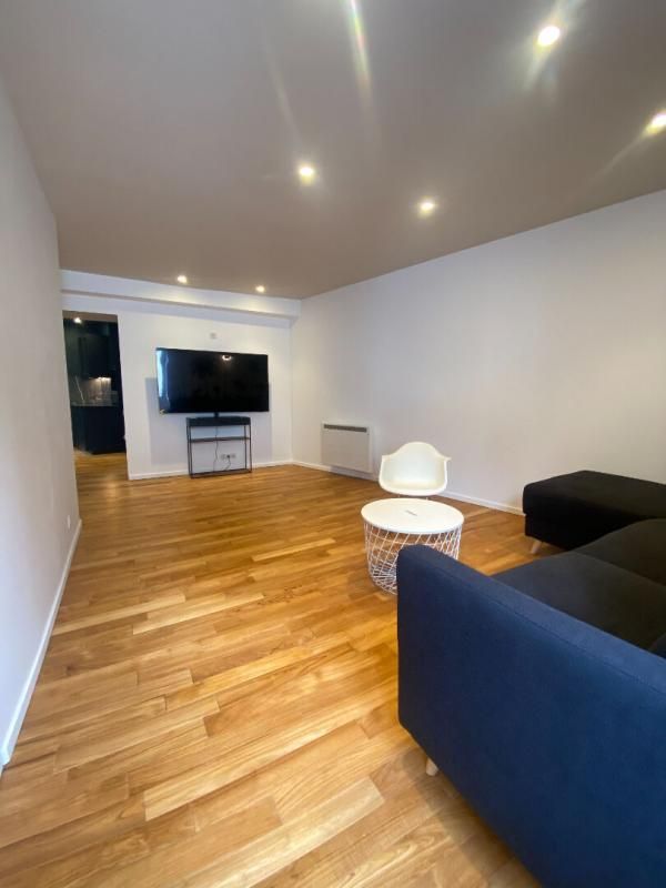 NANTES Nantes (44100) - Quartier prisé Canclaux / Mellinet Superbe appartement T2 traversant de 42,74 m² Rénovation complète et prestations haut de gamme 1