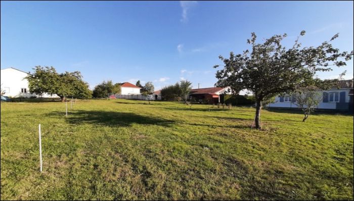 Proche Saintes 17100 Terrain viabilisé 1233 m²