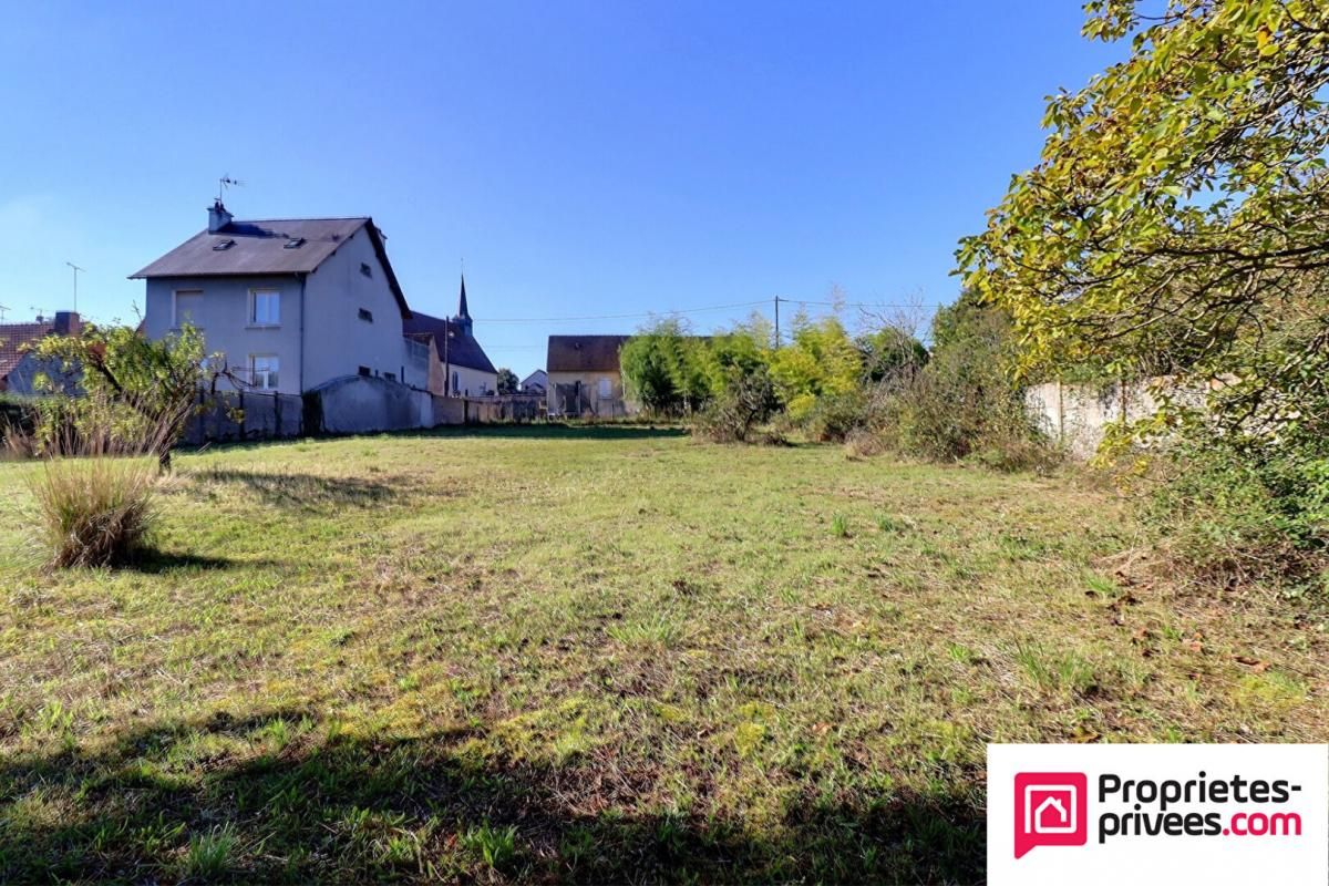 Terrain constructible: Amilly 1100 m2- Saint-Firmin Des Vignes