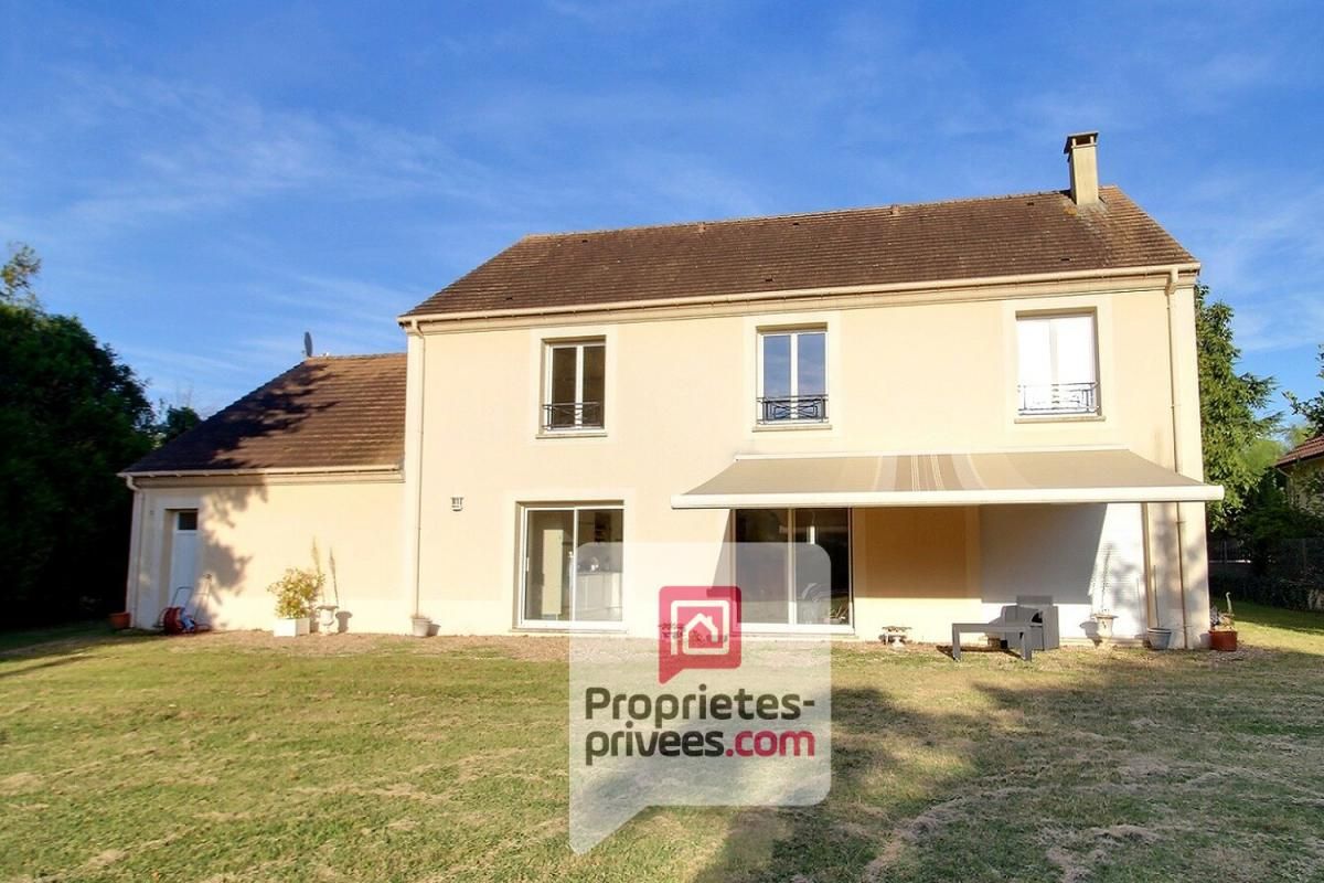 DORDIVES 1h de PARIS - A VENDRE MAISON CONTEMPORAINE de 235 m2 environ , double garage, jardin 1