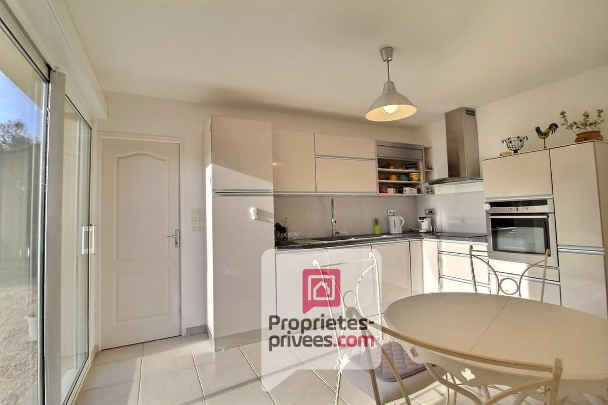 DORDIVES 1h de PARIS - A VENDRE MAISON CONTEMPORAINE de 235 m2 environ , double garage, jardin 3