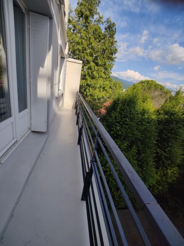 Appartement T3 avec Garage a rénover rue Ponsard vue degagée