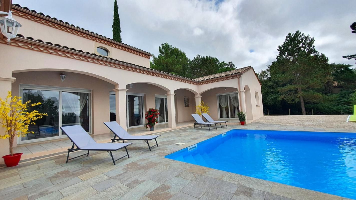 BERGERAC Villa Bergerac 6 pièce(s) 216 m2 2