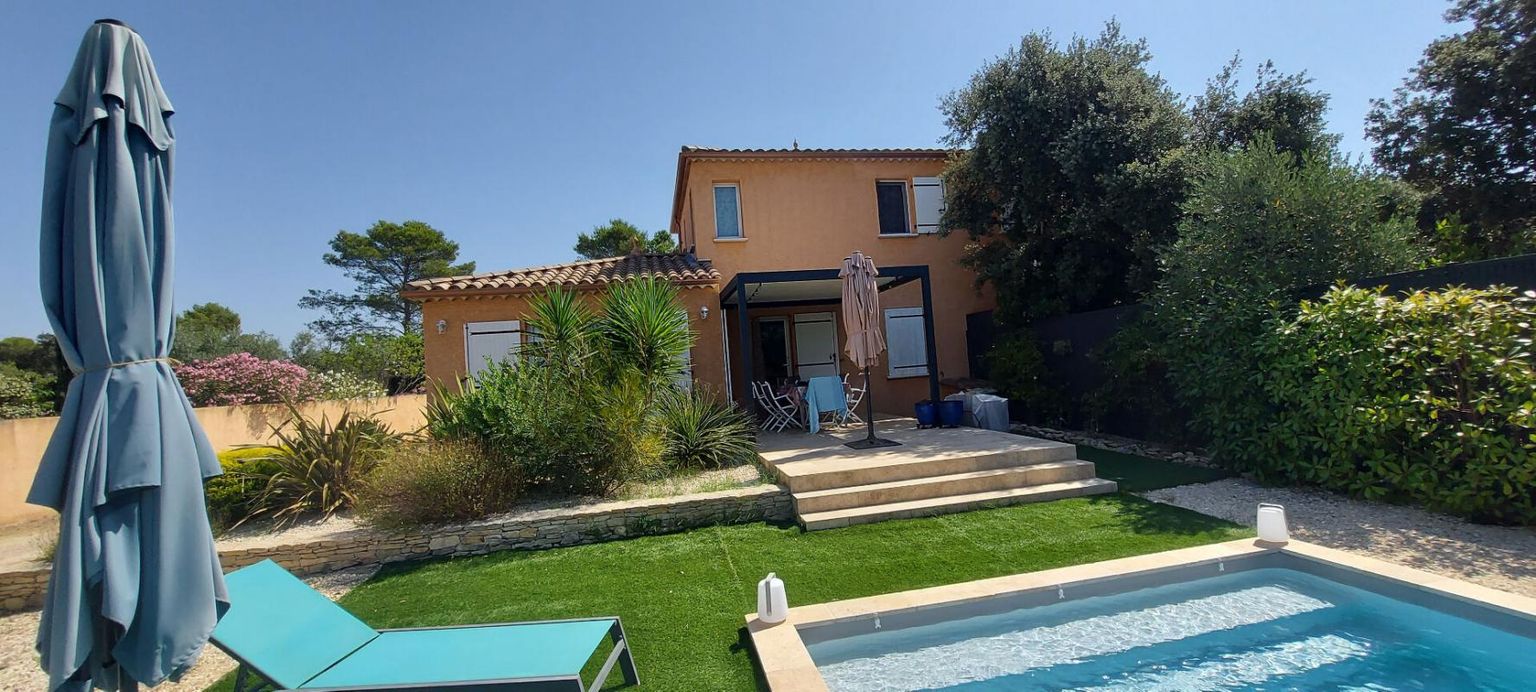 NIMES 30. GARD. NIMES. Belle maison d'un total de 118 m² sur terrain de 728 m² ave piscine 2