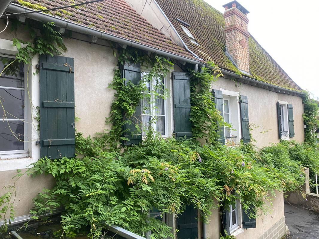 SALIES-DE-BEARN Maison typique salisienne de 5 pièces avec appartement T3 indépendant 3