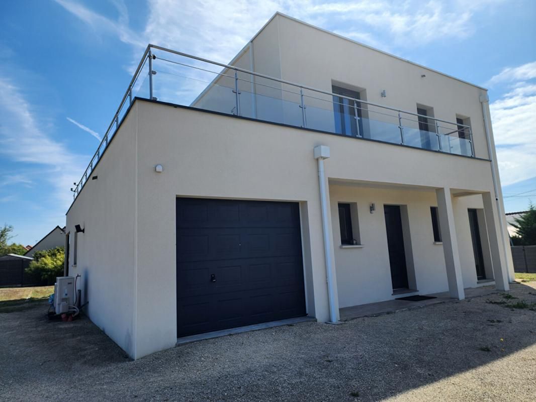 FERRIERE-SUR-BEAULIEU Maison Ferriere Sur Beaulieu 3 m2 2