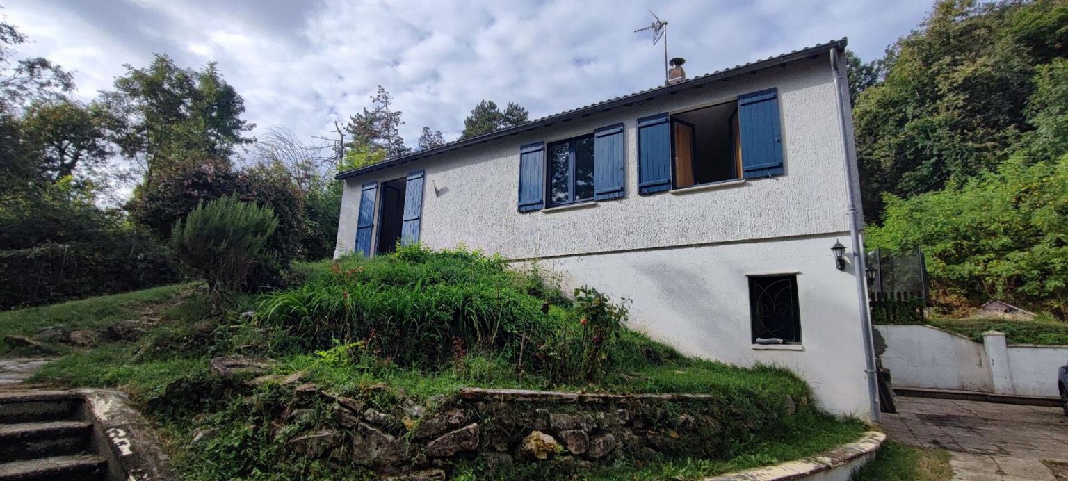 Maison sur sous sol dans un secteur calme de Parigny Les Vaux