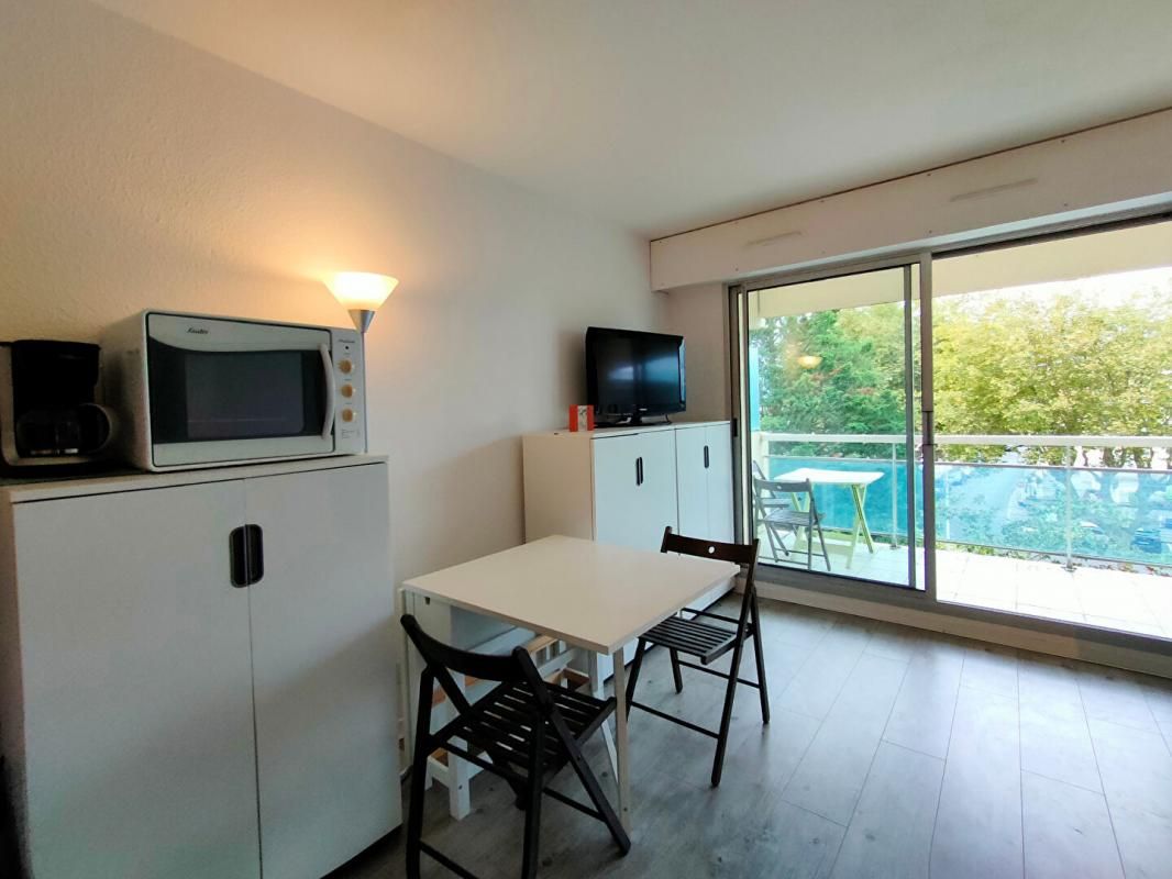 Appartement - studio 23 m2 - balcon terrasse