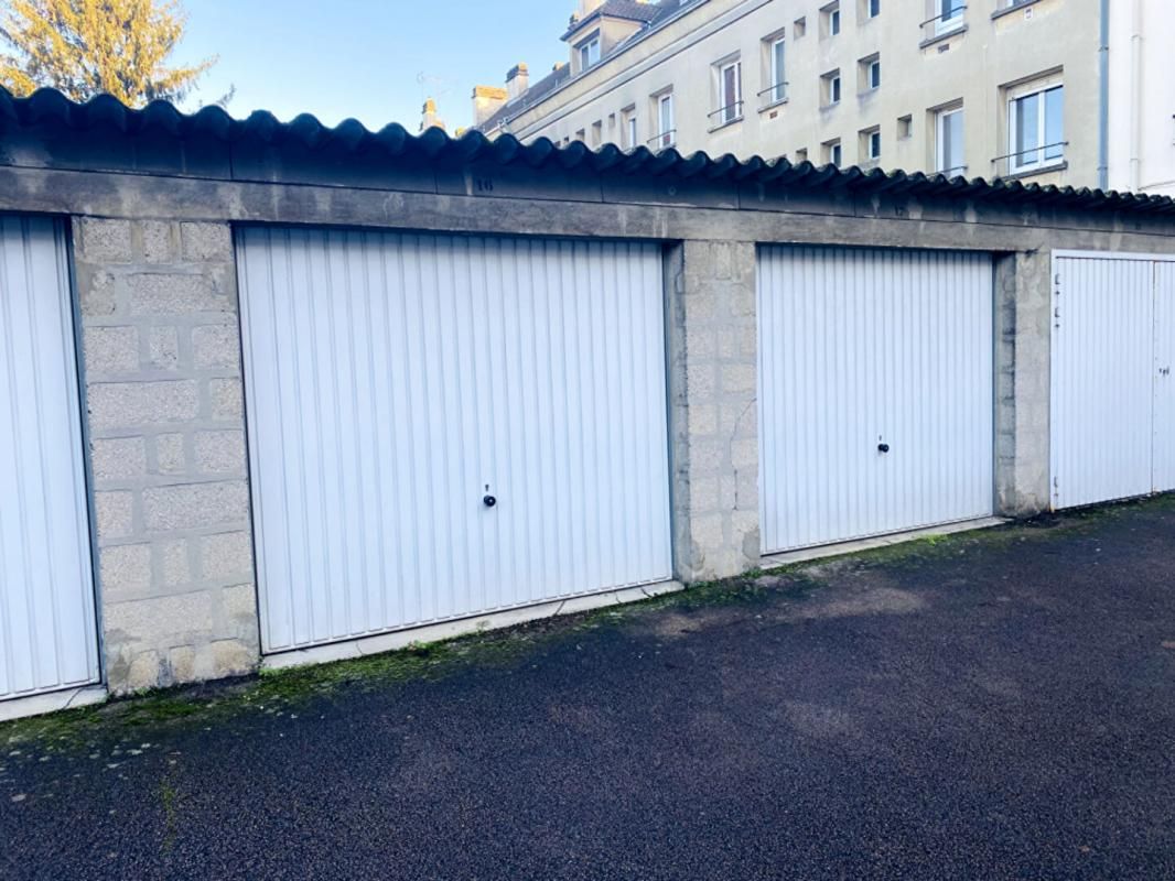 Garage 13 m2 secteur 1er mai