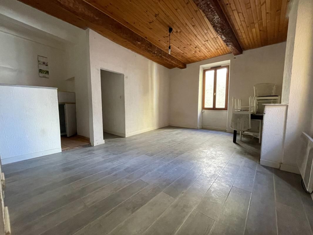 LE BEAUSSET Appartement T3 de 49.60m² + cave 2