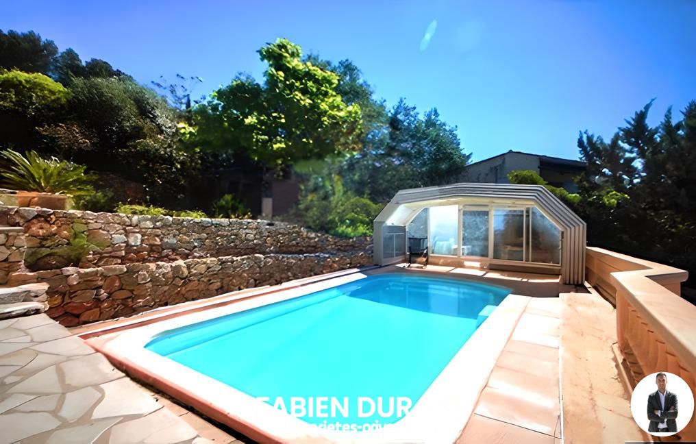 Villa d'exception avec 5 chambres, piscine et vue panoramique - Draguignan