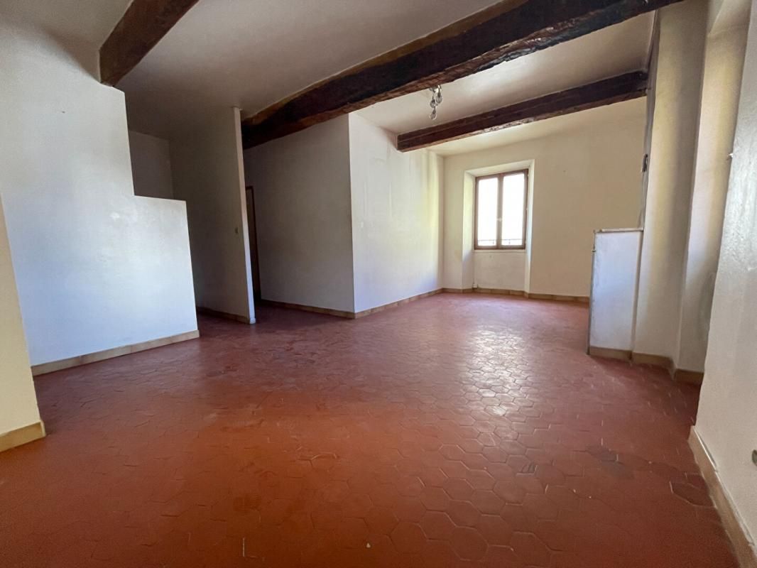 LE BEAUSSET Appartement T3  51.20 m2 + cave 2