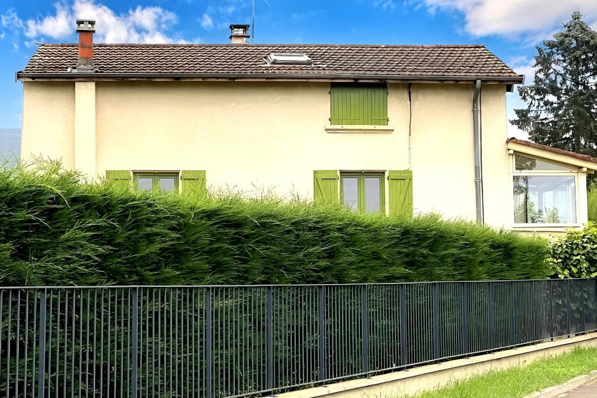 SOURCIEUX LES MINES. Maison 4 pièce(s) avec jardin 560m2