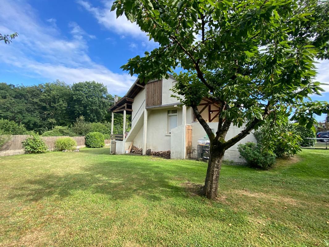 Propriété sur 8404m2 de terrain