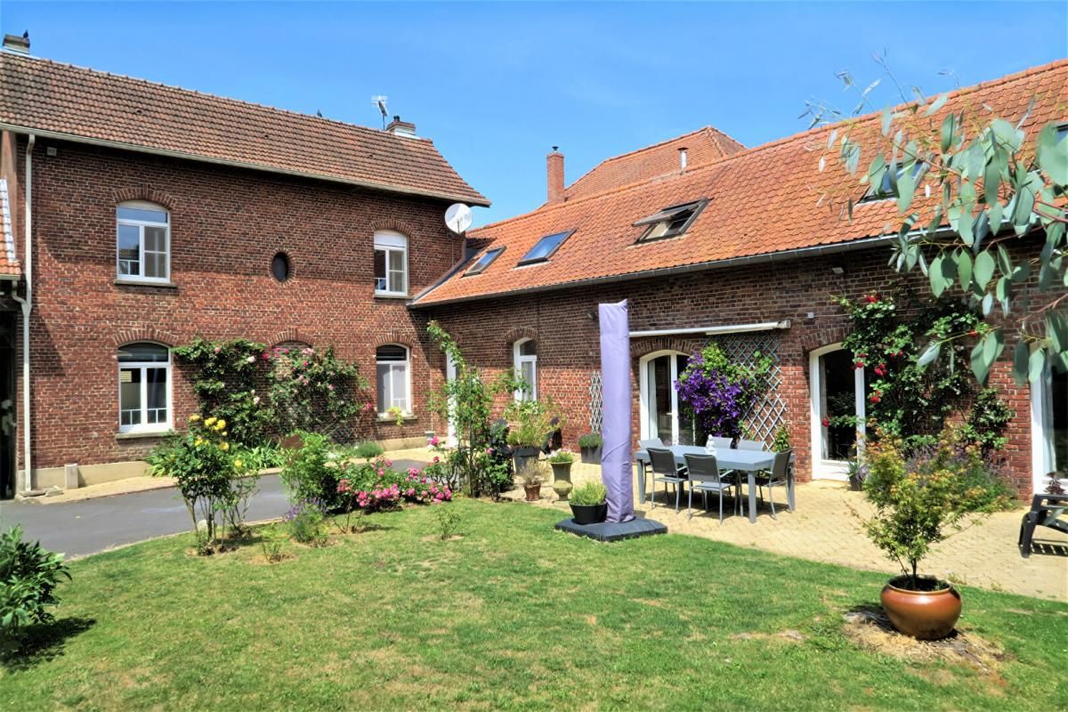 BUCQUOY Ancienne fermette bâtie sur 1452 m² 2