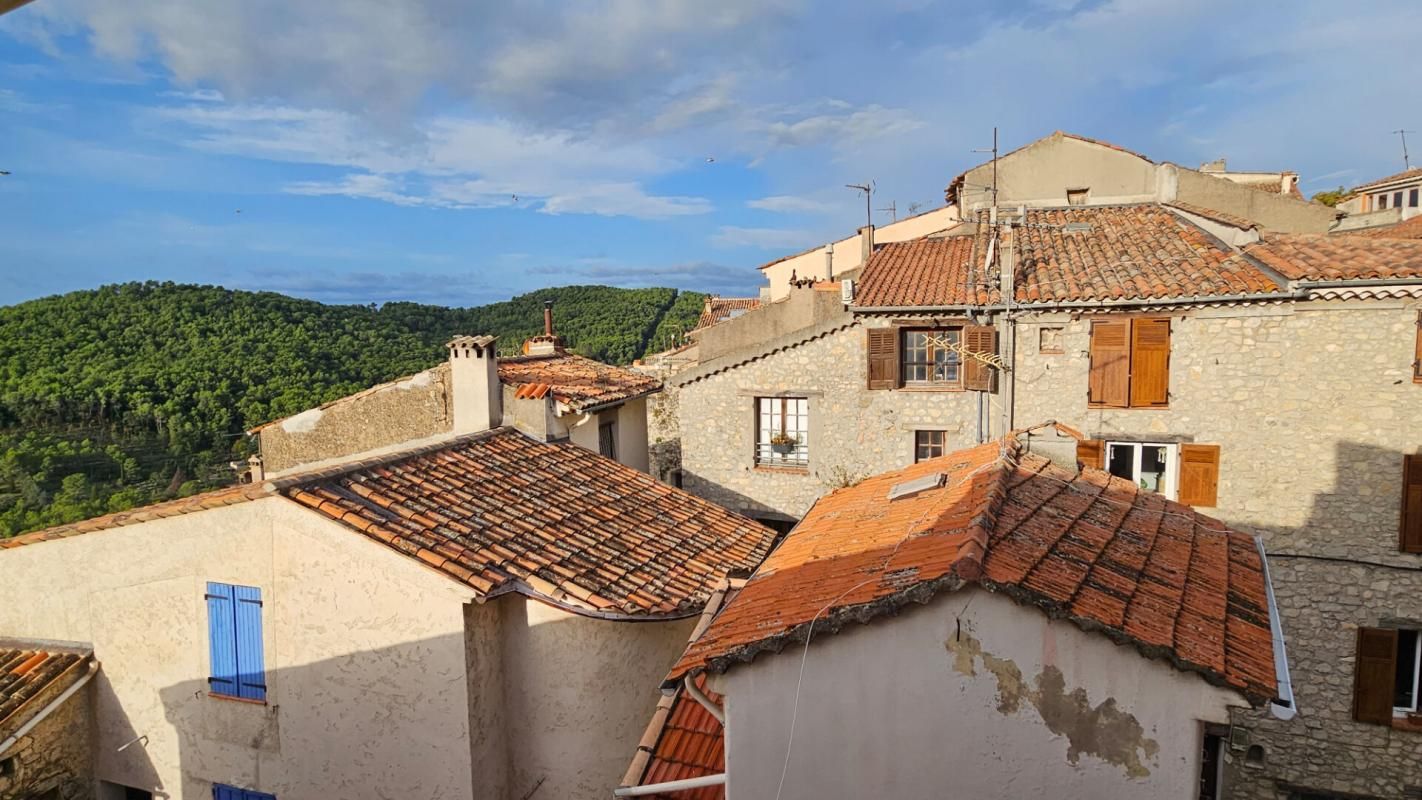 CLAVIERS Maison de village avec remise 4