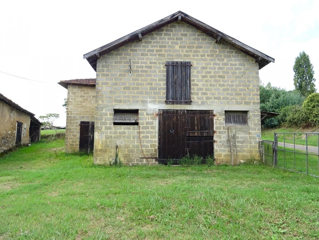 SAINTE-COLOMBE Landes 40700 Sainte-Colombe, corps de ferme avec 22 ha de terres 2