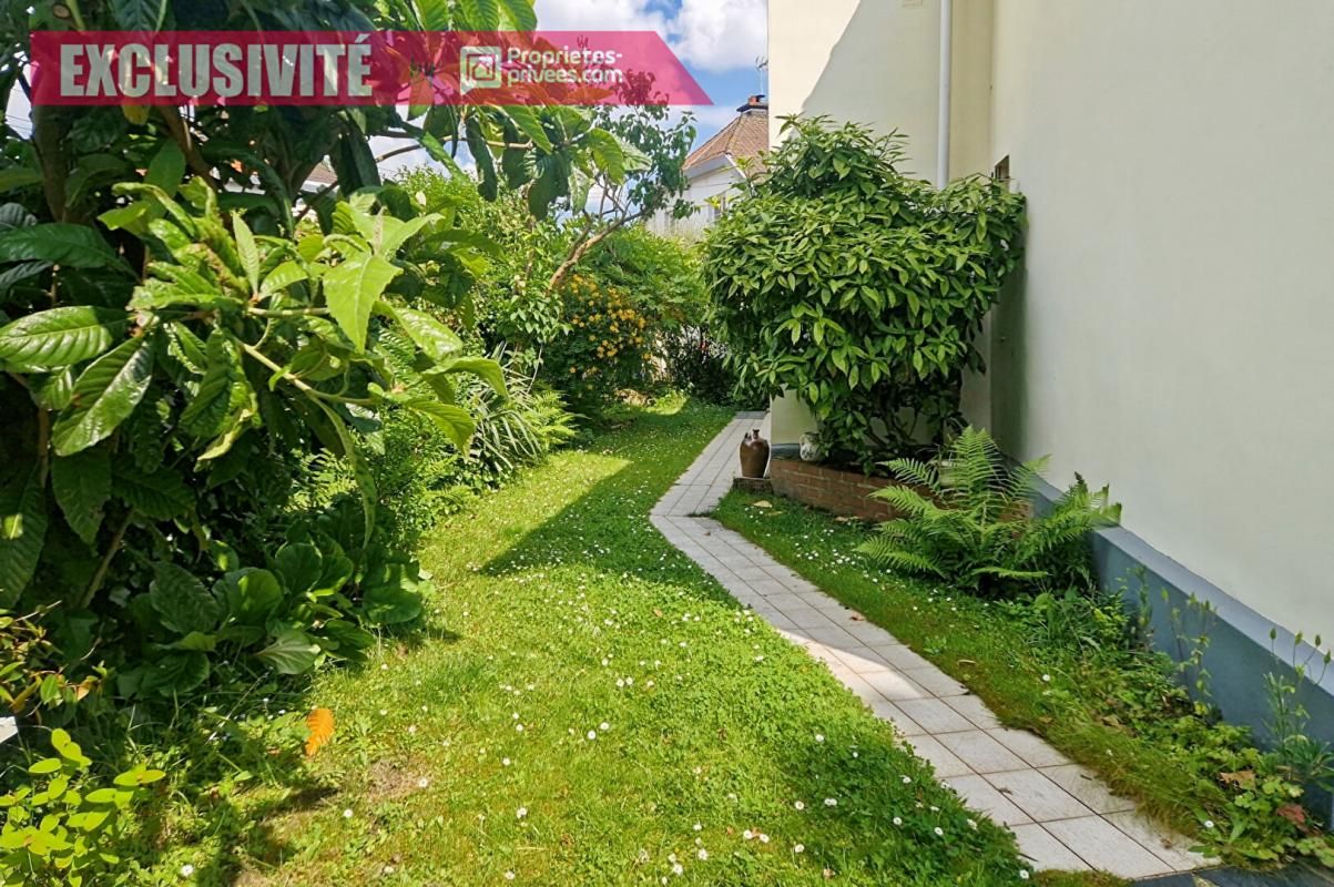 Roubaix, Maison semi individuelle, avec 3 chambres, jardin, garage