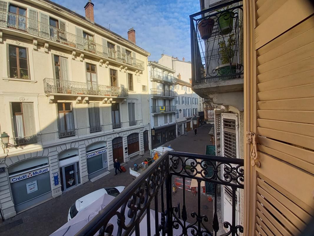 73100-AIX LES BAINS -Immeuble  6 ppartements - 76 m2