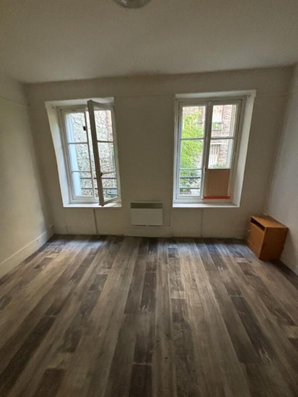 PARIS-18E-ARRONDISSEMENT Paris 18  : Appartement 2 pièces de 25.7 m2 à rénover 2