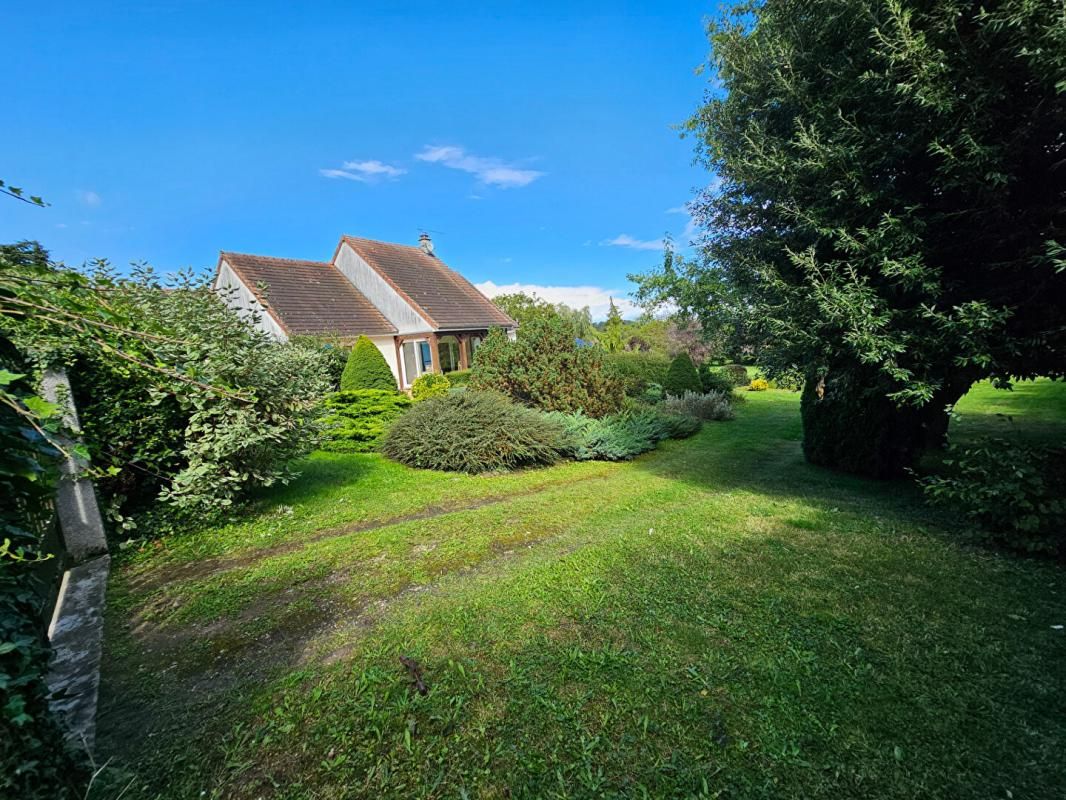 Maison calme avec de grands espaces