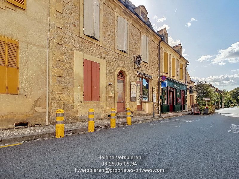 LE BUISSON-DE-CADOUIN Maison  8 pièce(s) 254 m2 avec la dépendance 1