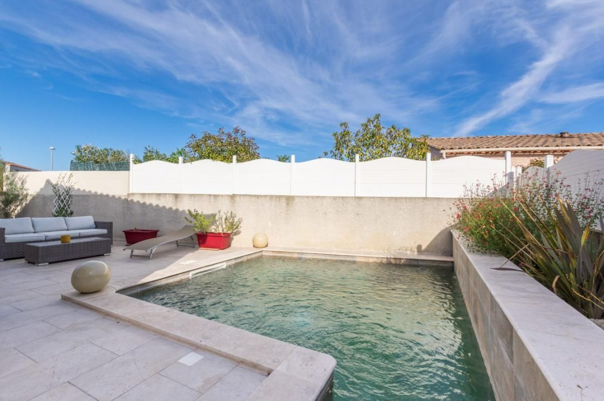 PéZENAS Trés belle villa de 183 m2 habitable, moderne avec piscine. (possibilité annexe ) 2