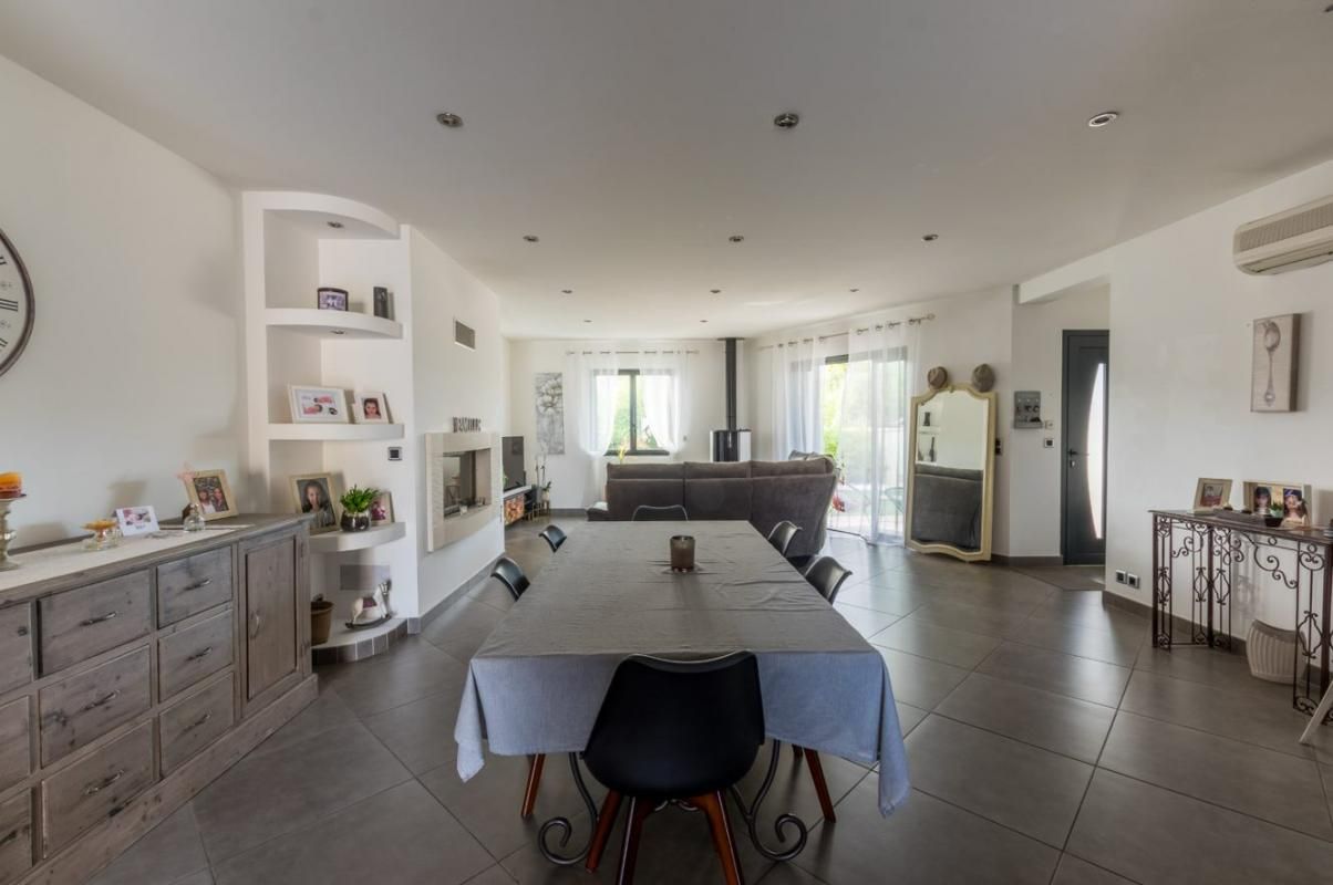 PéZENAS Trés belle villa de 183 m2 habitable, moderne avec piscine. (possibilité annexe ) 4