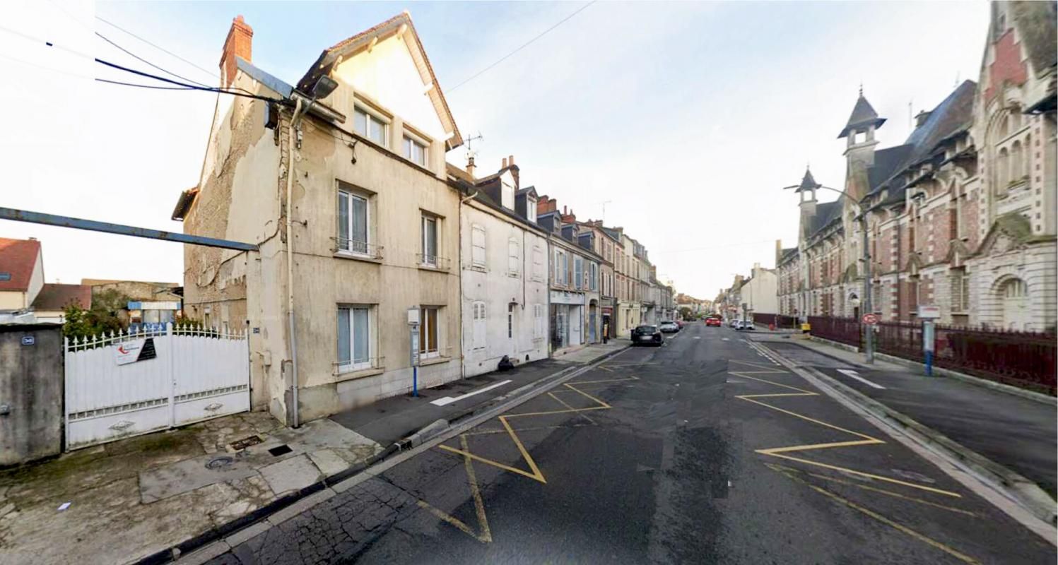 Ensemble immobilier à Montargis, 7 pièce(s) 165 m2