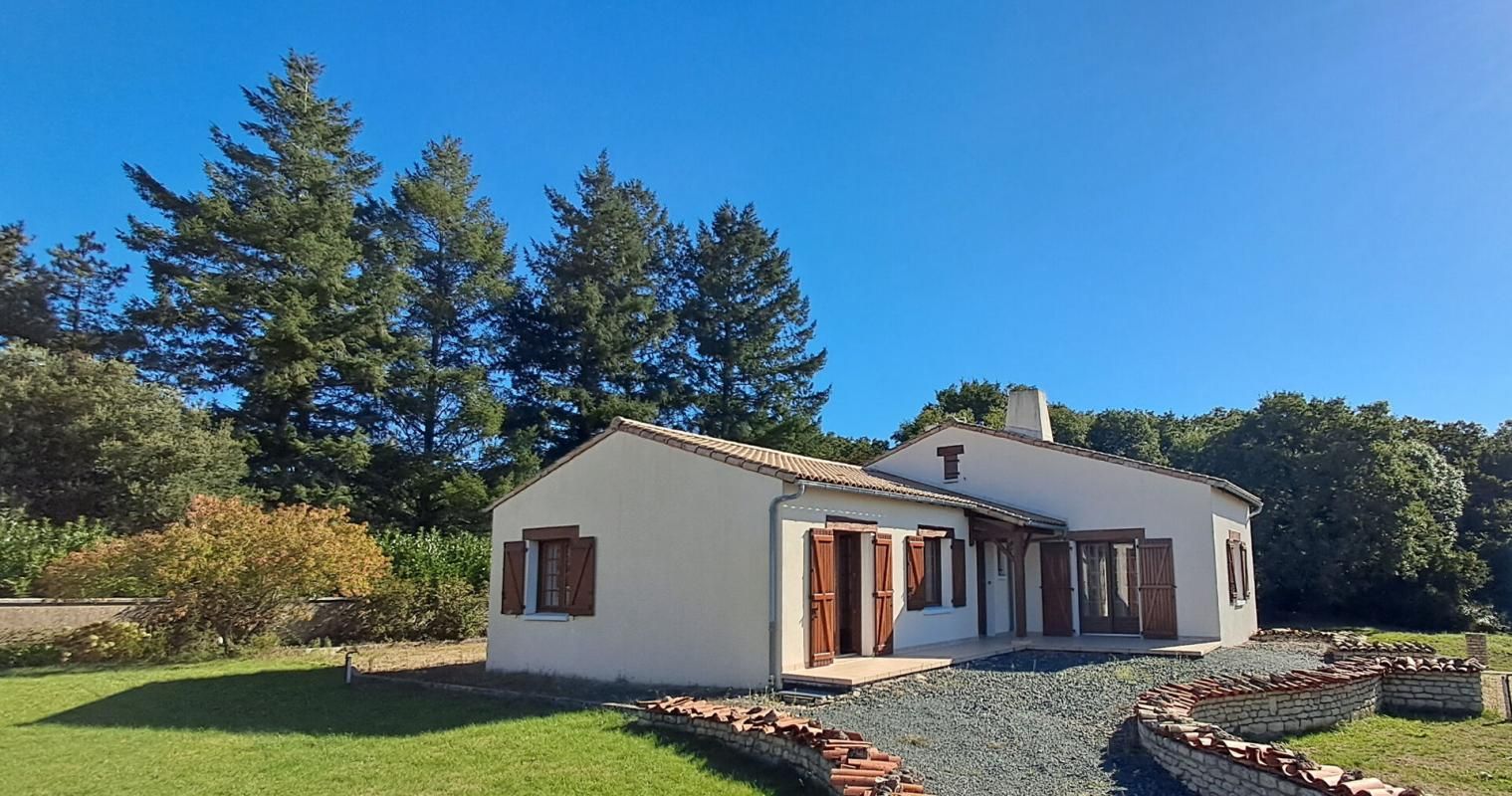 FONTENAY-LE-COMTE BELLE VILLA AU CALME SUR TERRAIN PAYSAGER 1