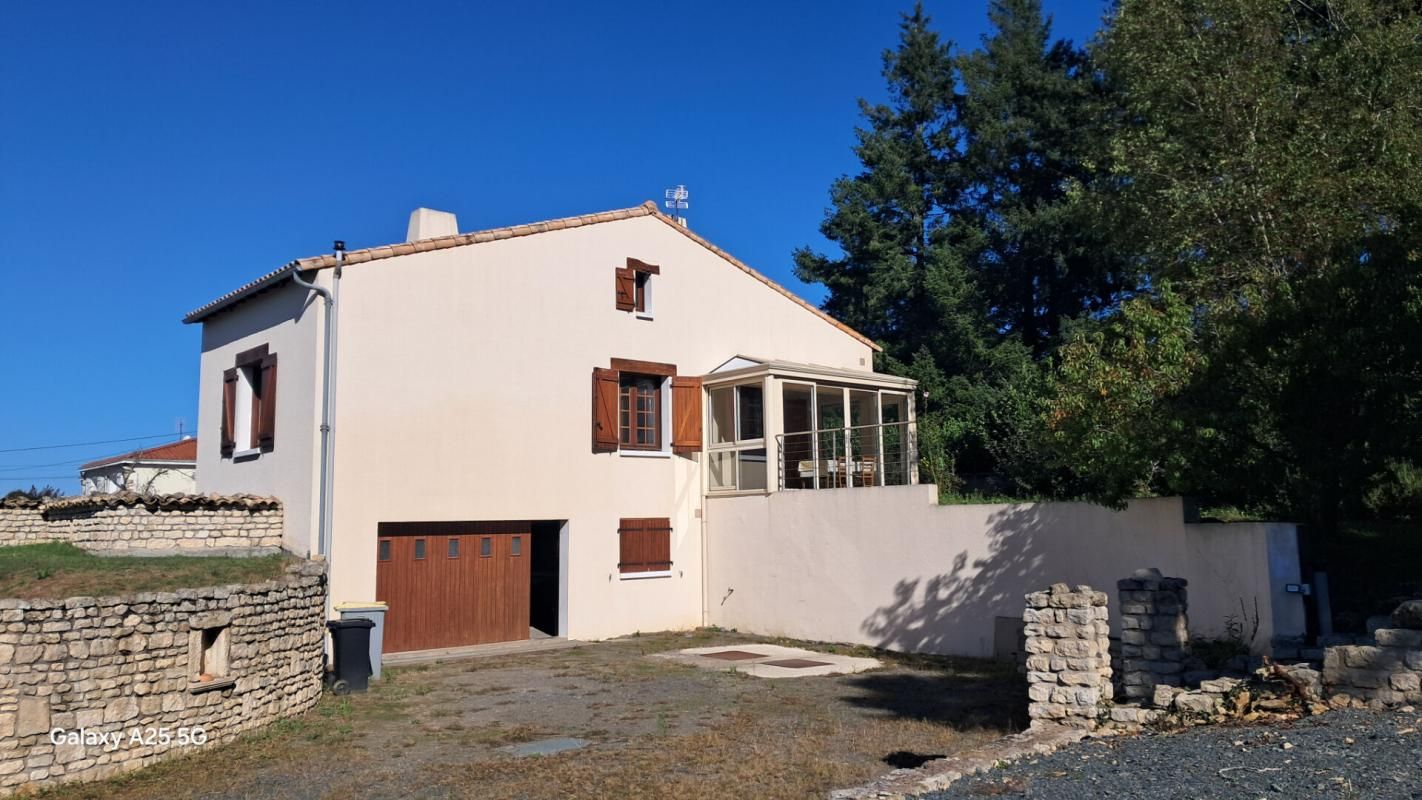 FONTENAY-LE-COMTE BELLE VILLA AU CALME SUR TERRAIN PAYSAGER 3