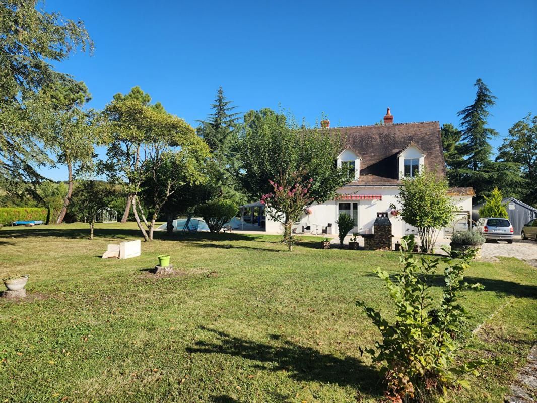 Maison Le Petit Pressigny 5 pièce(s) 154 m2