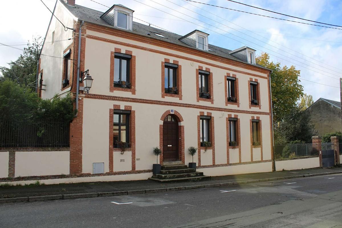 Maison de Maître  L'AIGLE 12 pièce(s) 285 m2 avec piscine couverte