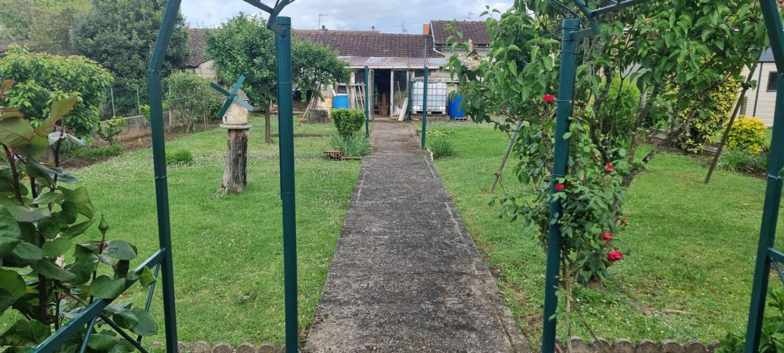 PERIGUEUX Proche PERIGUEUX. Viager occupé d'une maison de 130m2 sur une personne de 83 ans 4