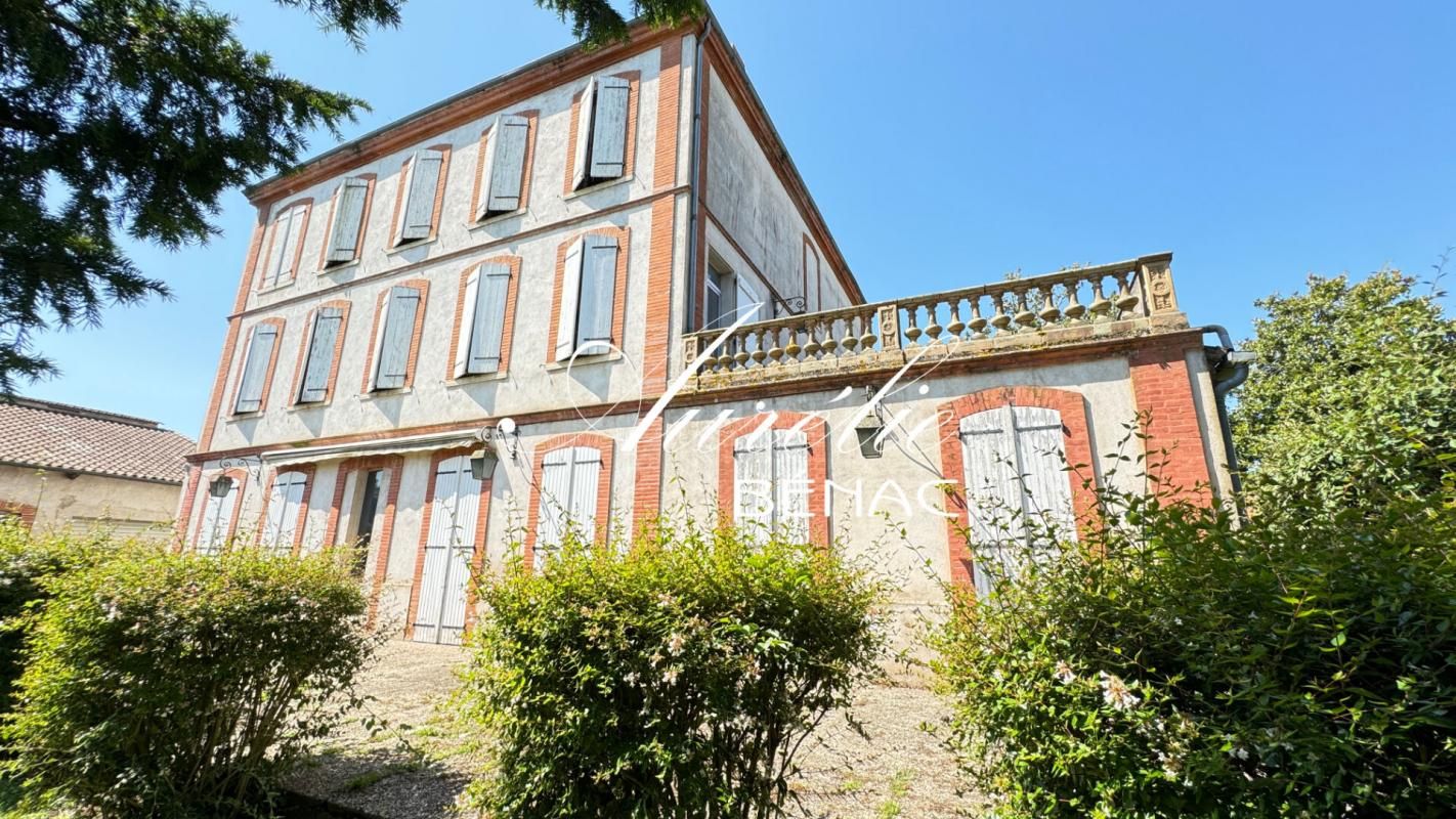 CASTELSARRASIN Manoir en plein coeur de CASTELSARRASIN 403 m2 2