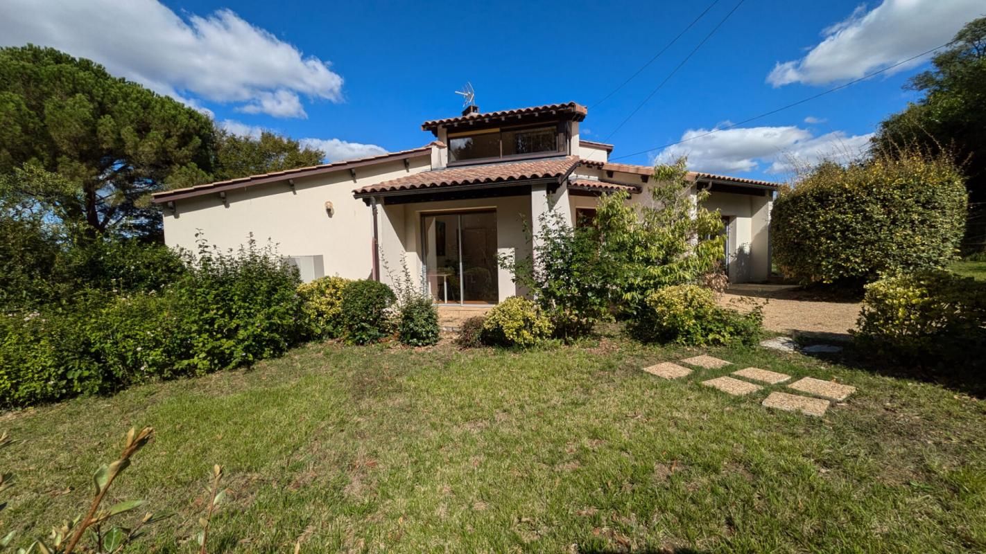 MARMANDE Maison 9 pièces de 175m² avec 4 chambres, parc et piscine 4