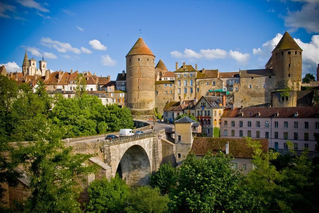 SEMUR-EN-AUXOIS 21140 Semur En Auxois - Locaux commerciaux 700 m²  sur 2 500 m² de terrain 4