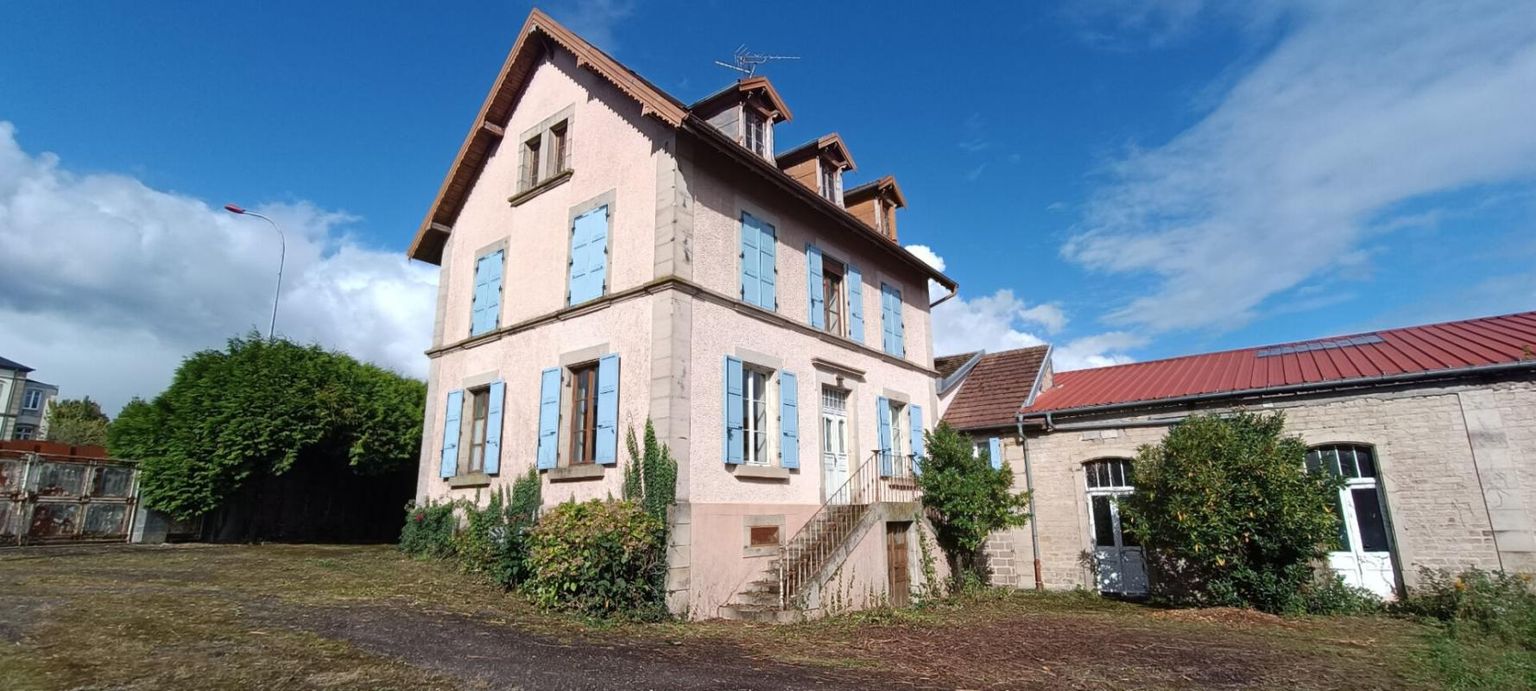 LUXEUIL-LES-BAINS Maison bourgeoise 150 m2 /  4 chambres 3