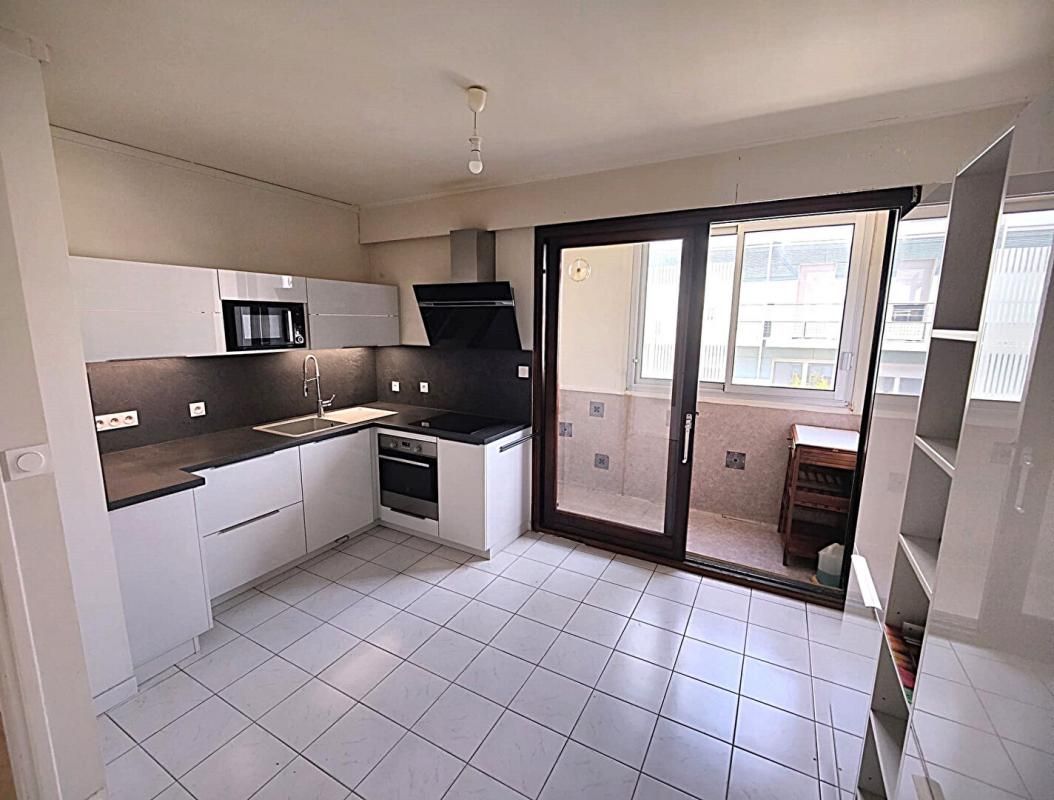 GRENOBLE Appartement Grenoble 3 pièces 118 m² et parking privatif 4