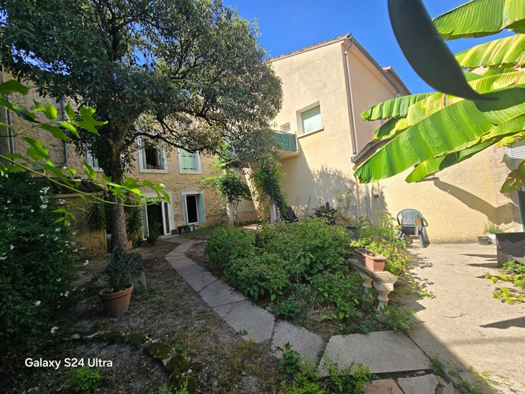 MONTPELLIER Immeuble d'habitation de 9 logements + grand garage 160 m² et jardin 1