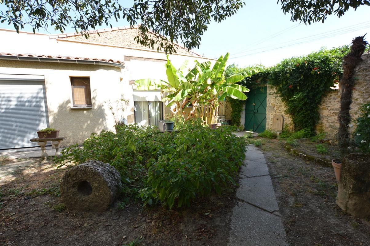 MONTPELLIER Immeuble d'habitation de 9 logements + grand garage 160 m² et jardin 3