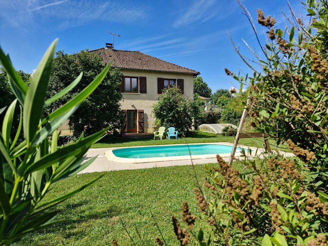 PUYBRUN Puybrun (46) - Maison 6 pièce(s) 140 m2 avec piscine sur terrain de 1350m² 3