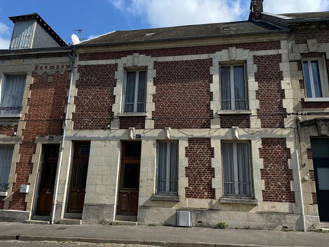 Maison à rénover à 2 pas de la gare de Soissons !