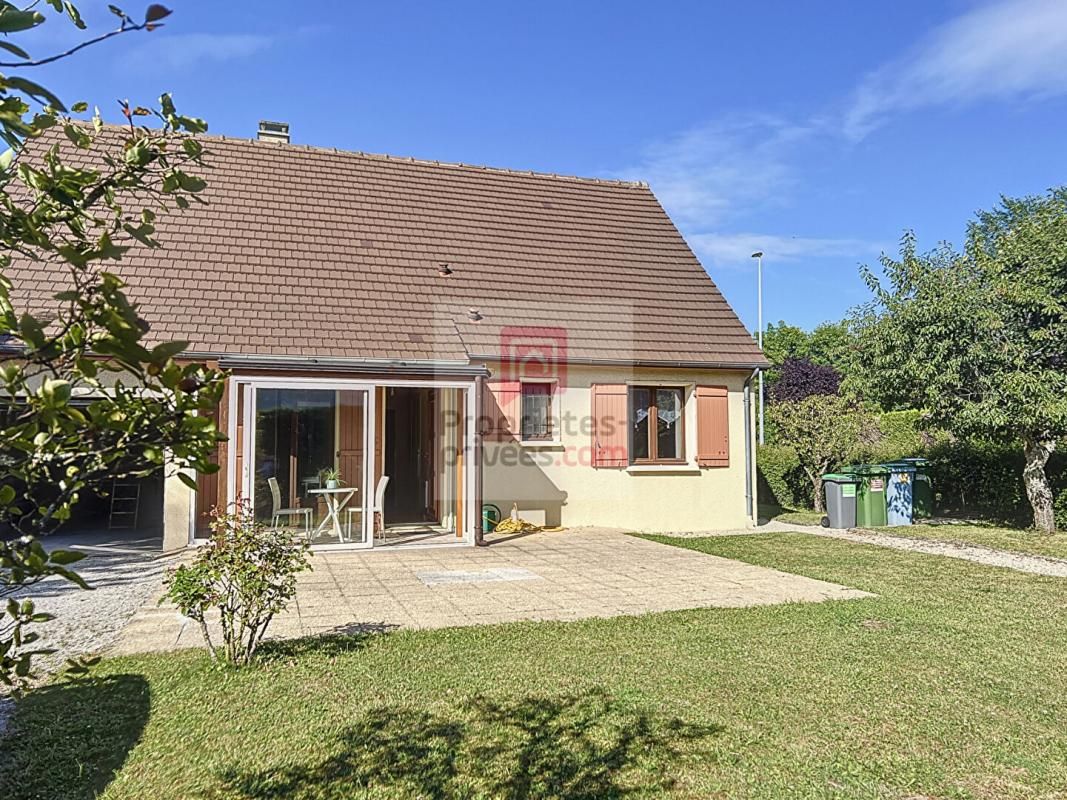 LE PERRAY-EN-YVELINES Maison de plain-pied avec 2 chambres et 1 garage 1